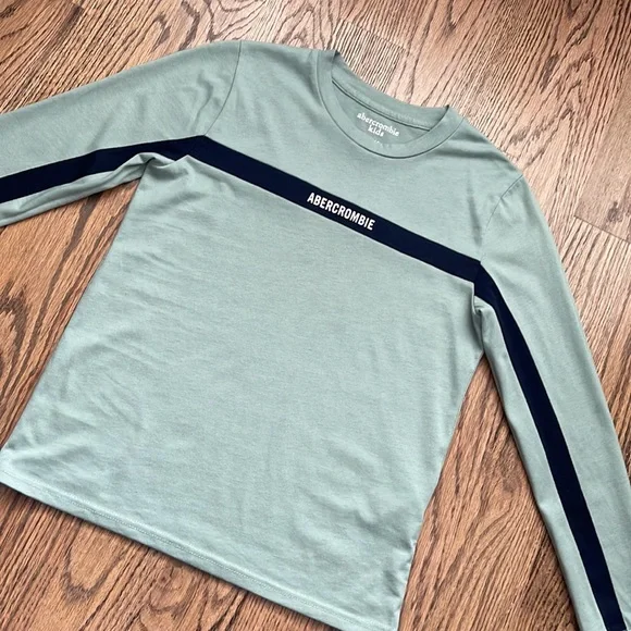 Abercrombie Kids boys lot of 2 long sleeve tee and joggers size 9-10 EUC - Picture 4 of 5